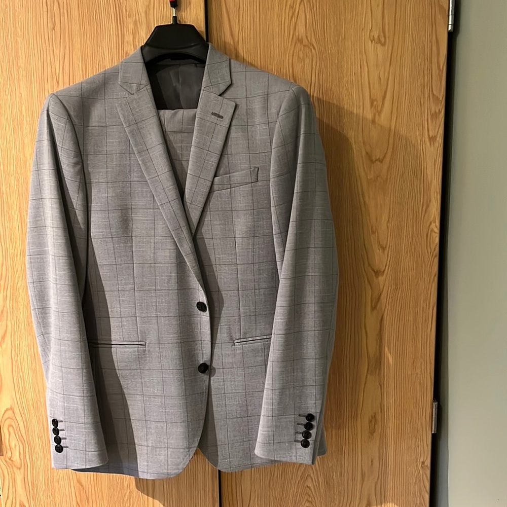 COPY - A grey J Ferrar 40R suit jacket